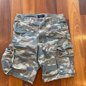 American Eagle Men fatigue cargo shorts